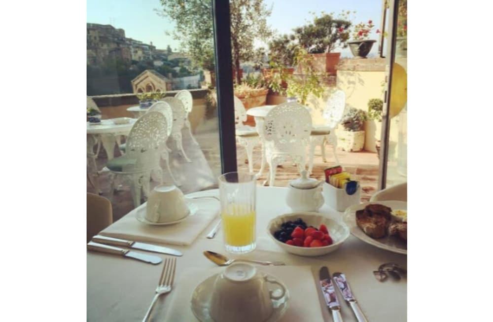 Residenza D'Epoca Campo Regio Relais Bed and Breakfast Σιένα Εξωτερικό φωτογραφία