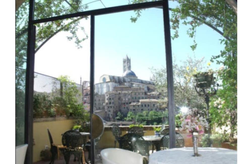 Residenza D'Epoca Campo Regio Relais Bed and Breakfast Σιένα Εξωτερικό φωτογραφία