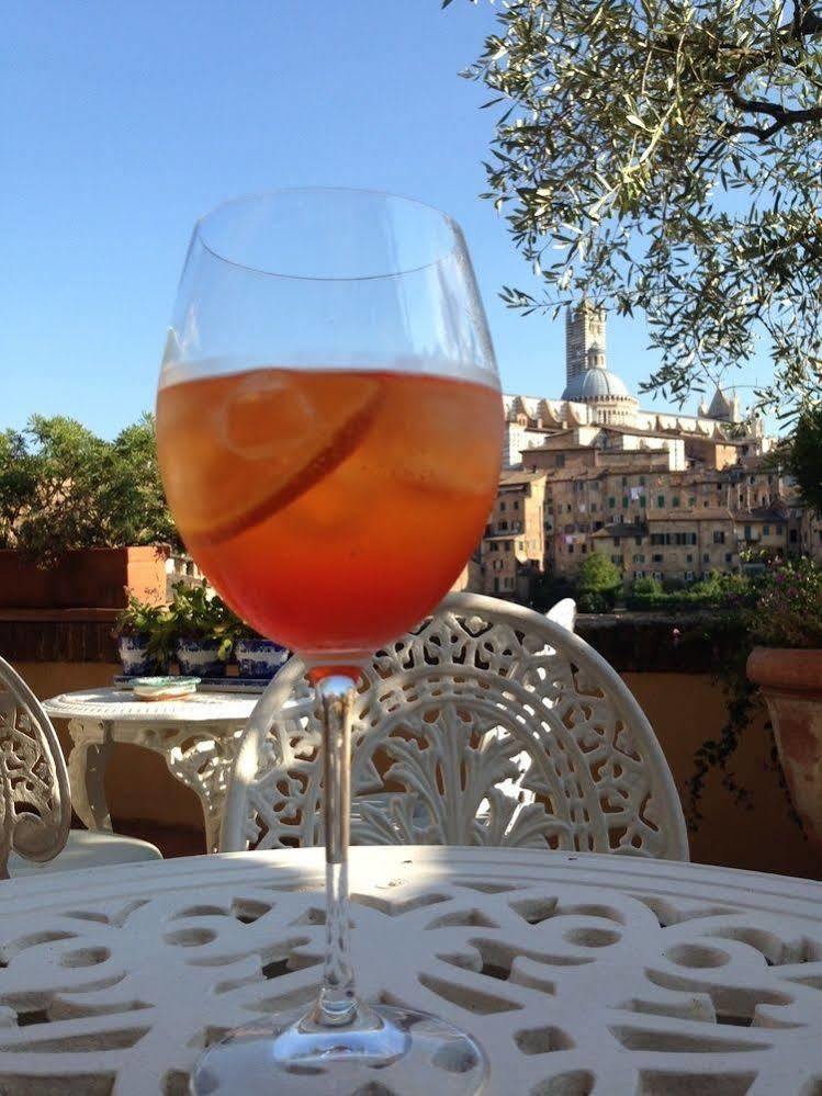 Residenza D'Epoca Campo Regio Relais Bed and Breakfast Σιένα Εξωτερικό φωτογραφία